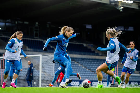 Ada Hegerberg and Thea Bjelde of the Norwegian women's