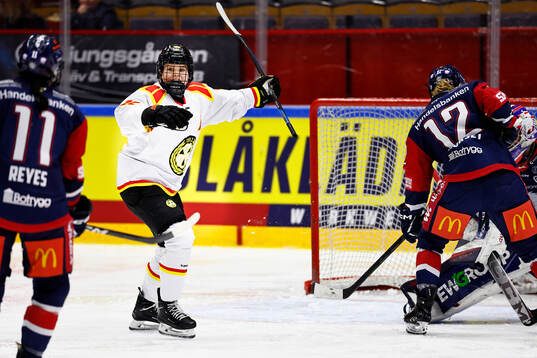 Brynäs Hanna Thuvik jublar