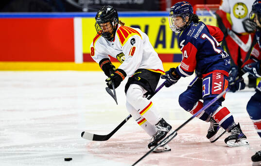 Brynäs Jenniina Nylund och Linköpings Haruka Toko