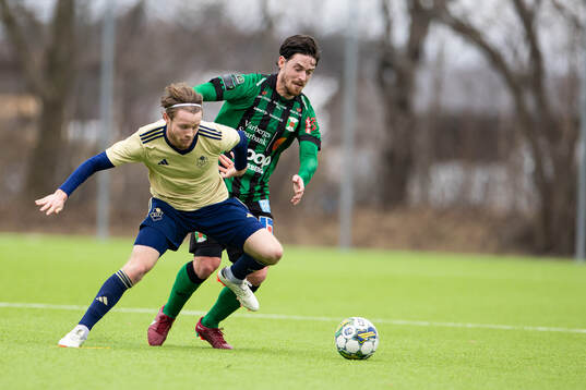 Östers IFs Daniel Ljung och Varbergs Robin Tranberg
