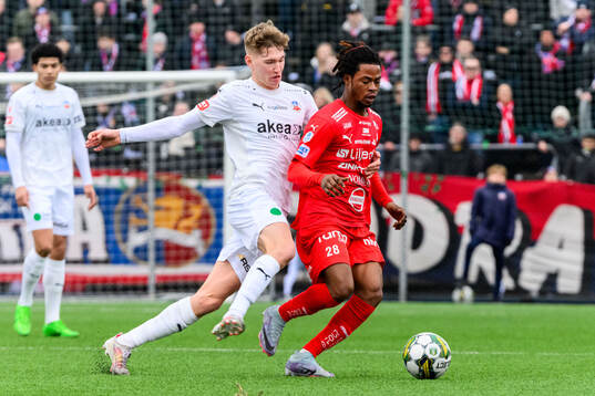 Helsingborgs Benjamin Örn och Värnamos Frank Junior Agyei