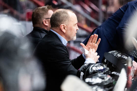 Luleås tränare Thomas Berglund tecknar för time-out