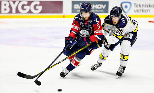 Linköpings Linus Hultström och HV71s Tommi Tikka