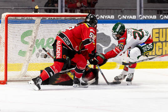 Frölundas Hanna Olsson utmanar Luleå/MSSKs Sara Grahn