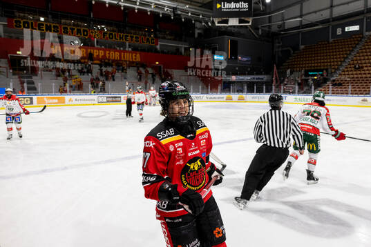 Luleå/MSSKs Linnéa Johansson skratta