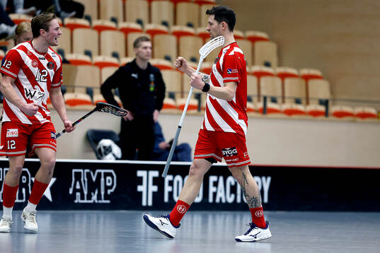 Pixbos Oskar Weissbach och Anton Fylke jublar