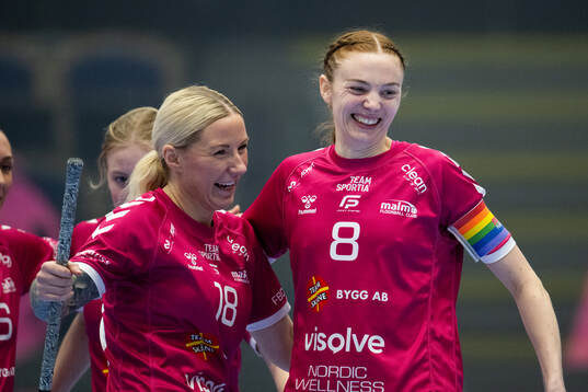 Malmös Rebecca Mårtensson och Ellen Rasmussen jublar