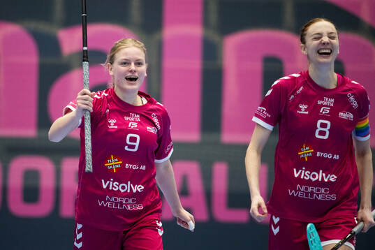 Malmös Maja Helman och Ellen Rasmussen jublar