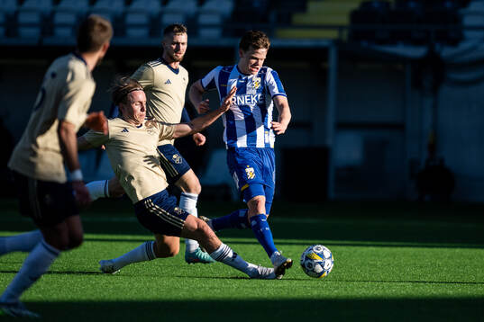 Östers David Seger och IFK Göteborgs Kolbeinn Thordarson