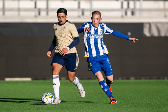 Östers Lukas Bergquist och IFK Göteborgs Benjamin