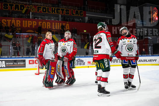 Frölundas målvakt Maja Helge, målvakt Stephanie Neatby,