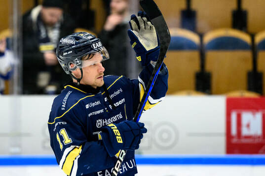 HV71s Simon Önerud deppar
