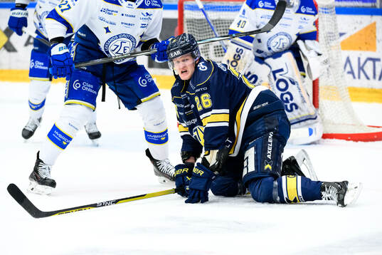HV71s Tommi Tikka deppar