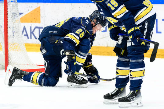 HV71s Tommi Tikka deppar