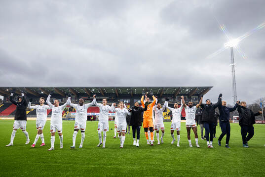 Bläddra bland fler bilder av Fotboll, Svenska Cupen, Brommapojkarna - Halmstad