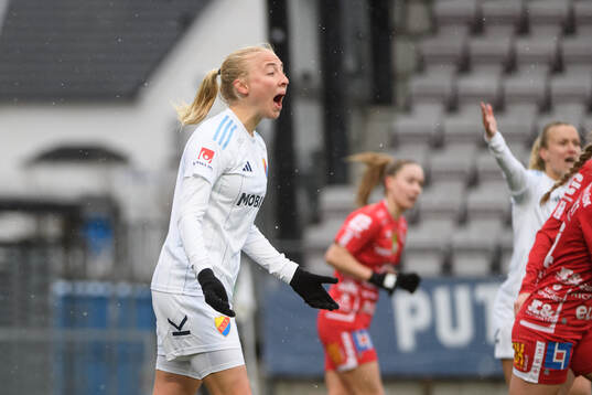 Djurgårdens Stinalisa Johansson reagerar
