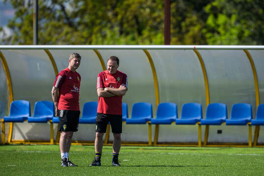 Head coach Jon Dahl Tomasson and assistant coach Remy