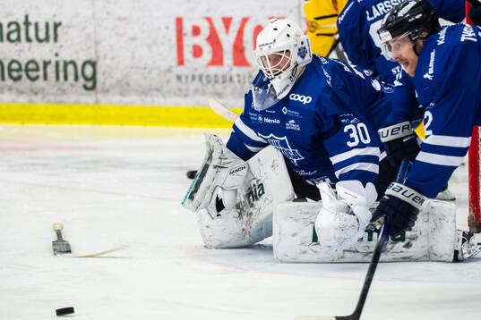 Karlskogas målvakt Victor Brattström