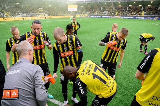 Häckens spelare samlas