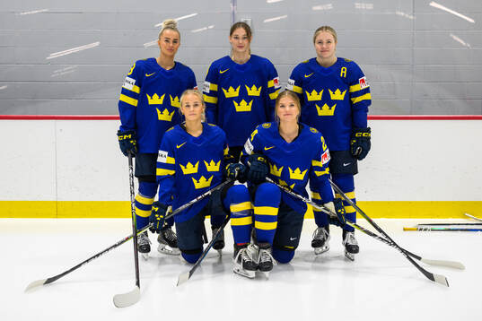 Back row from left, Wilma Sundin, Linnéa Andersson and
