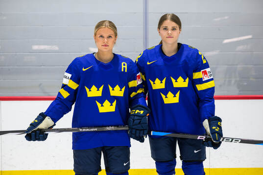 Maja Nylén Persson and Hanna Thuvik of Sweden at a team