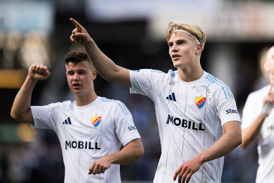 Djurgårdens Lucas Bergvall jublar