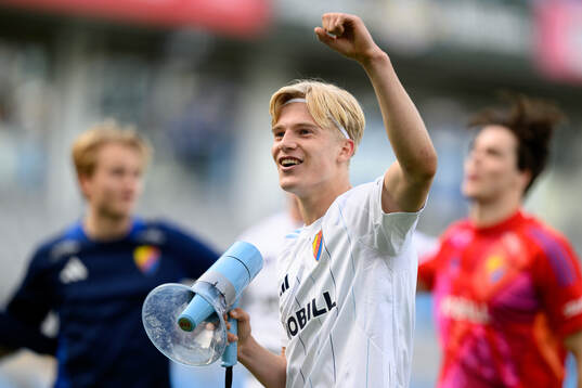 Djurgårdens Lucas Bergvall jublar
