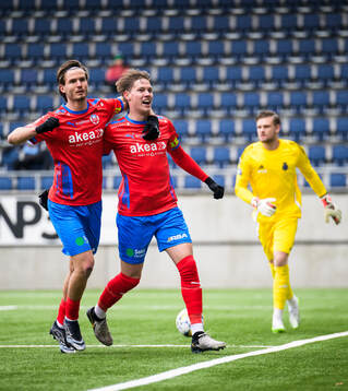 Helsingborgs Wilhelm Loeper och Taylor Silverholt jublar