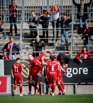 Skövde AIKs Mikael Mörk jublar vid 0-1