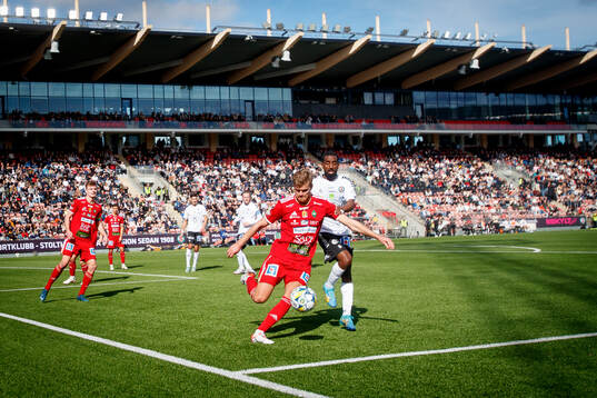 Skövde AIKs Elias Lindell och Örebros Mohammed Khalid
