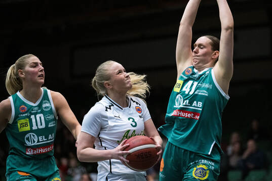 Södertäljes Maria Jespersen och Alviks Hanna Jolinder och