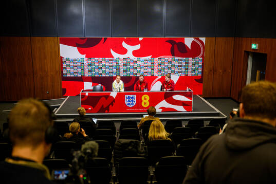 Bläddra bland fler bilder av Football, Sweden, Press Conference