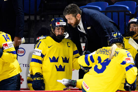 Anna Kjellbin and Head coach Ulf Lundberg of Sweden