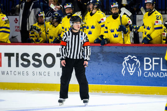Referee Melissa Doyle