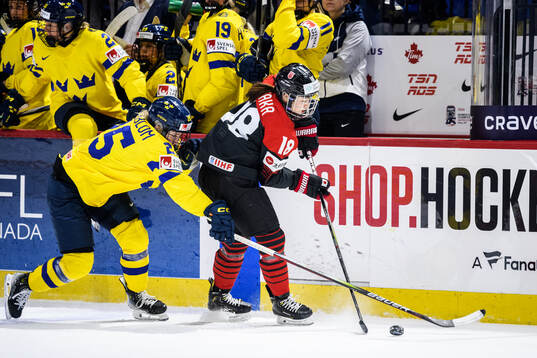 Lina Ljungblom of Sweden and Suzaka Taka of Japan