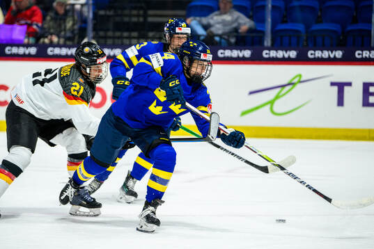 Tabea Botthof of Germany and Ebba Hedqvist of Sweden