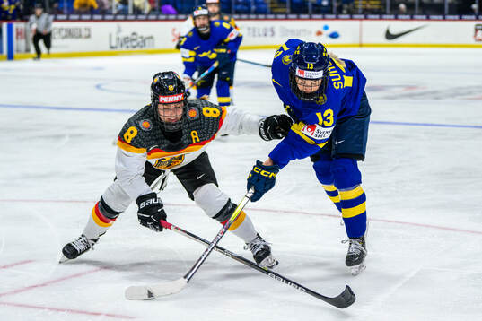 Ronja Hark of Germany and Wilma Sundin of Sweden