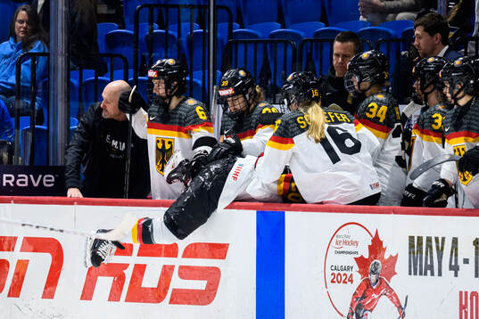 Daria Gleissner of Germany in pain