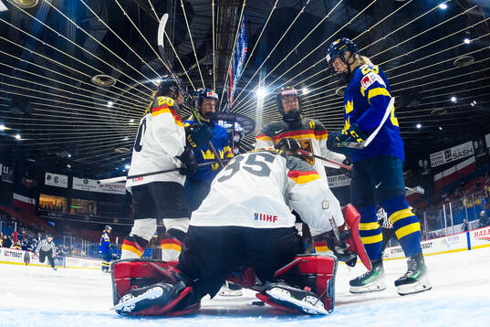 Daria Gleissner of Germany, Mira Hallin of Sweden, Ronja