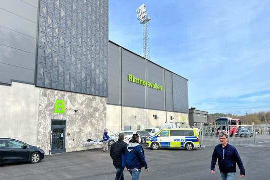 Utanför arenan