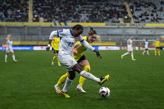 Vicki Becho of France and Johanna Rytting Kaneryd of Sweden