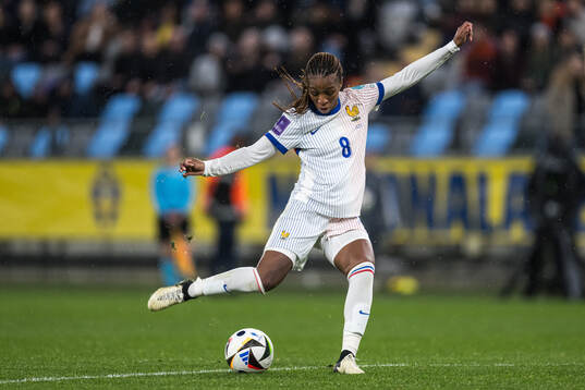 Grace Geyoro of France