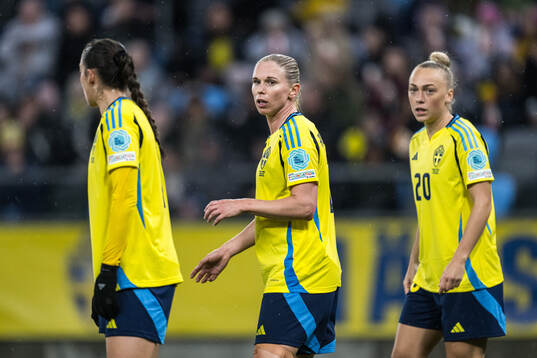 Jonna Andersson and Hanna Bennison of Sweden