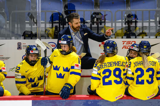 Head coach Ulf Lundberg of Sweden