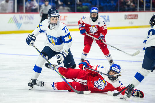 Susanna Tapani of Finland and Tereza Vanisova of Czech