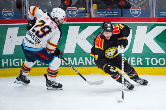 Djurgårdens Axel Andersson och Brynäs Tyler Kelleher