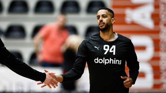 Norrköpings Nathan Dawit före basketmatchen i herrarnas