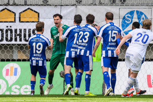 IFK Göteborgs målvakt Elis Bishesari jublar