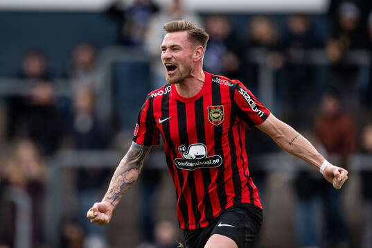 Brommapojkarnas Rasmus Örqvist jublar