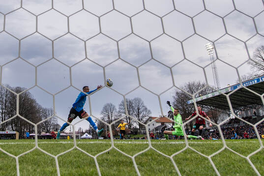 Brommapojkarnas Rasmus Örqvist gör 0-2 bakom Halmstads